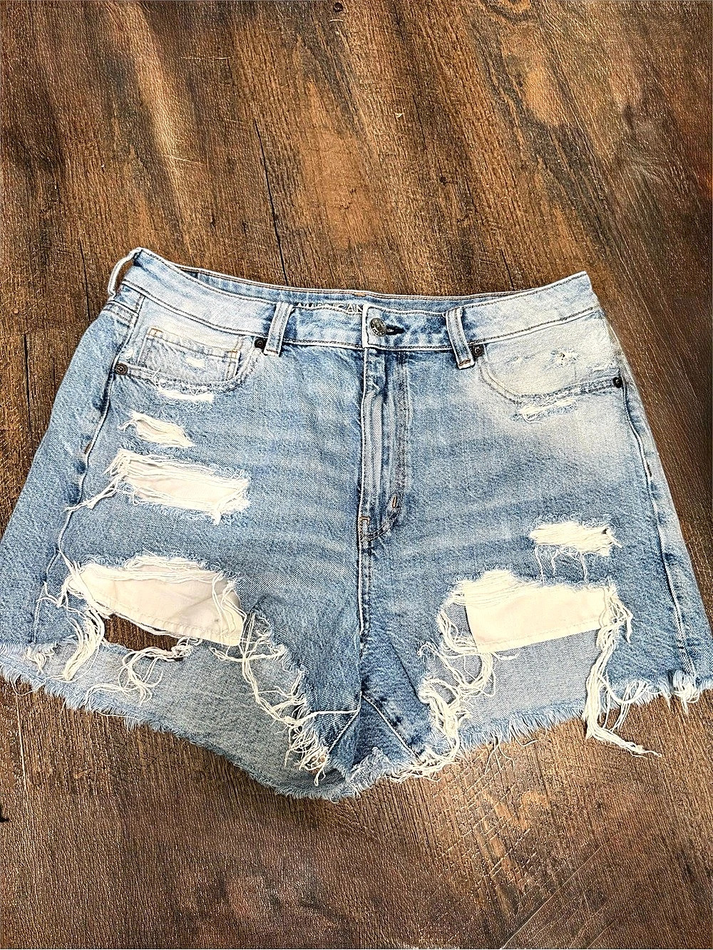 American Eagle mom short